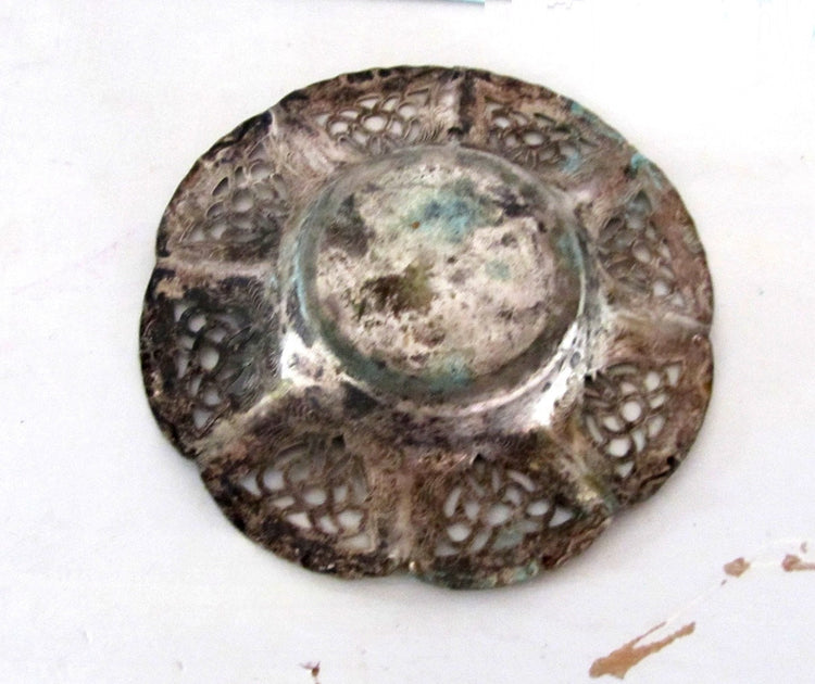 Flower plate. Small plate. Copper plate. Trinket plate. Filigree plate. Ruffled. Vintage silver plated copper plate.