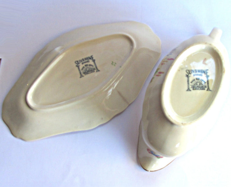 Floral china. Yellow china. Mid century china. Gold trim china. Gravy boat. Porcelain dinnerware. Gravy bowl. J G Meakin. Sunshine series.