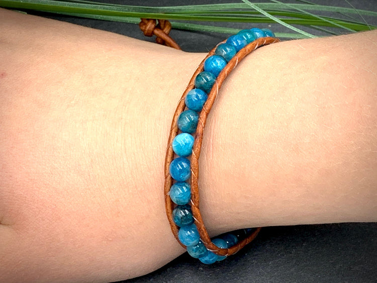 Wickelarmband Apatit echt mit Leder - gewickeltes Perlenarmband - Geschenk beste Freundin Lieblingsmnsch - Wunschedelstein