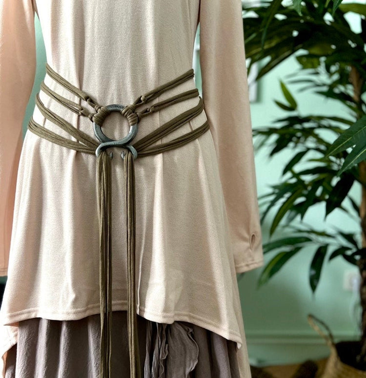 Cinturón de bruja nórdica: amuleto de cruz trol, tela reciclada, Norse Belt