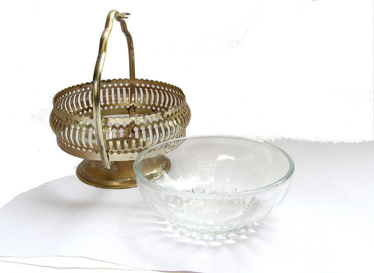 Candy basket. Vintage candy dish. Candy bowl. Glass candy dish. Trinket bowl. Pedestal candy dish. Gold candy dish. Handled candy dish.
