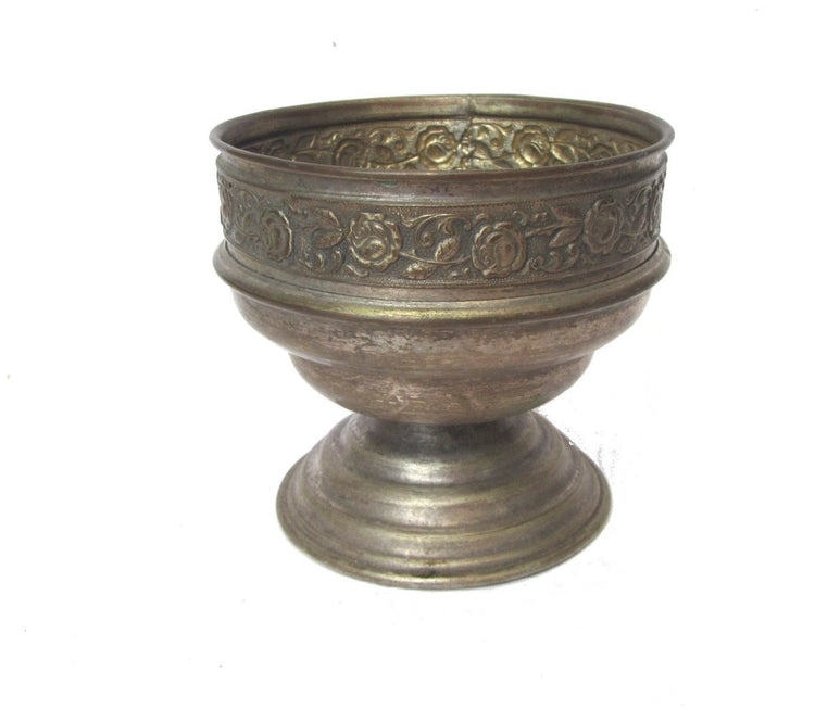 Candy bowl. Small bowl. Vintage candy dish. Trinket bowl. Silver bowl. Footed bowl. Roses bowl. Metal bowl. Pedestal bowl. Copper bowl.