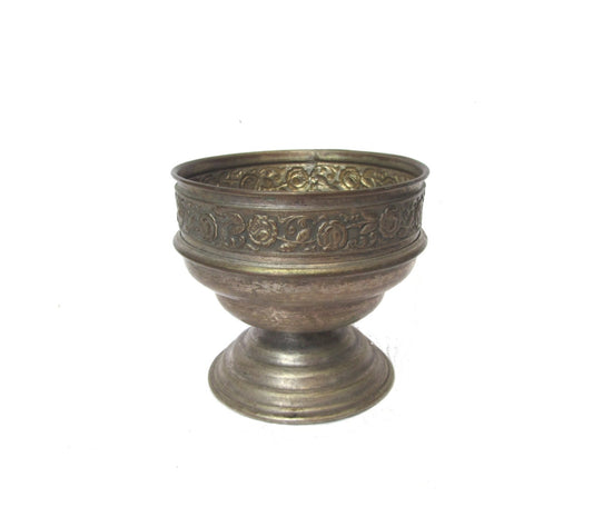 Candy bowl. Small bowl. Vintage candy dish. Trinket bowl. Silver bowl. Footed bowl. Roses bowl. Metal bowl. Pedestal bowl. Copper bowl.