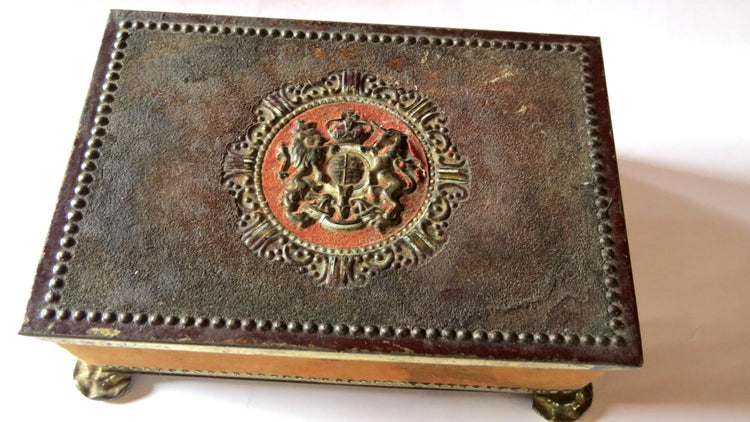 Collectible tin. Tin box. Tin box vintage. Antique tin. Old tin. Candy tin. Antique tin box. Toffee. Toffee tin. Blue bird tin. Heraldic.