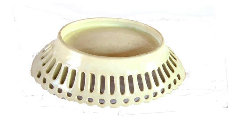 Vintage ceramic bowl. Small bowl. Floral bowl. Trinket bowl. White ceramic bowl. Small ceramic bowl. Ceramic trinket dish. Filigree bowl.