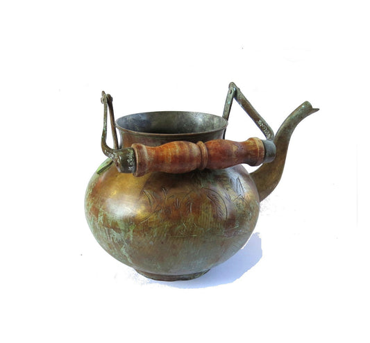 Vintage coffeepot. Vintage teapot. Kettle. Tea kettle. Tea kettle vintage. Copper kettle. Copper teapot. Oriental decor. Wood handle.