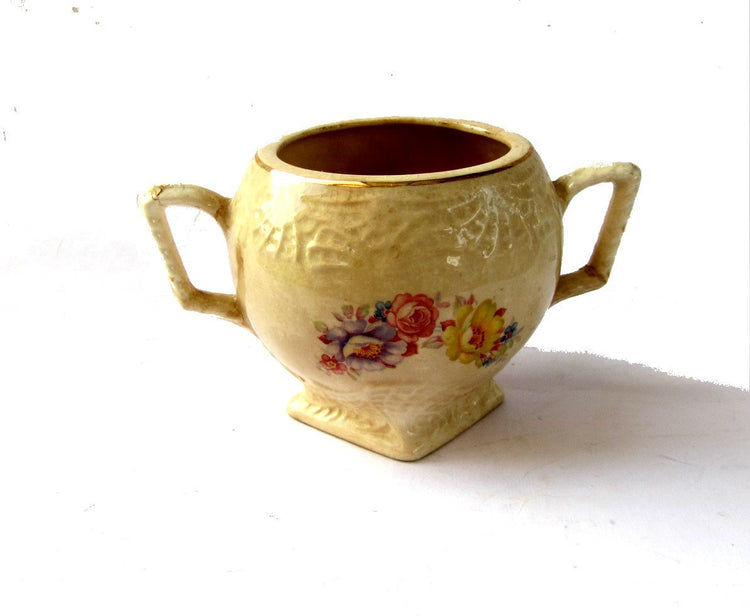 Sugar bowl. Vintage sugar bowl. Trinket dish. Trinket bowl. Ceramic sugar bowl. Footed bowl. Floral gold trim dish.