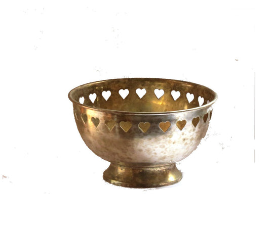 Fruit bowl. Decorative bowl. Silver bowl. Metal bowl. Brass bowl. Copper bowl. Heart bowl. Silver plated bowl. Heart cut outs.