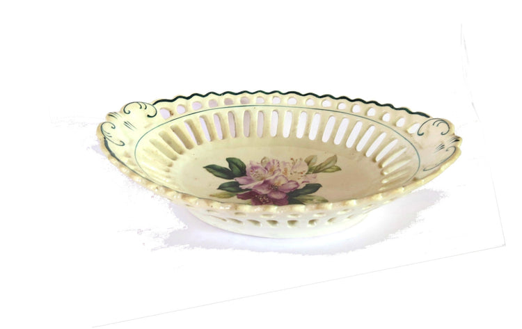 Vintage ceramic bowl. Small bowl. Floral bowl. Trinket bowl. White ceramic bowl. Small ceramic bowl. Ceramic trinket dish. Filigree bowl.