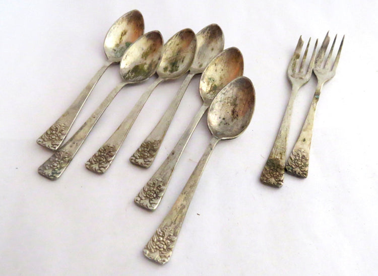 Vintage silverware. Antique silverware. Antique flatware. Silverware set. Silver plate flatware. Flatware set. Teaspoons. Cake forks.