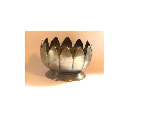 Vintage silver decor. Small bowl. Flower bowl. Decorative bowl. Silver bowl. Trinket bowl. Metal bowl. Brass bowl. Lotus bowl. Silver plated