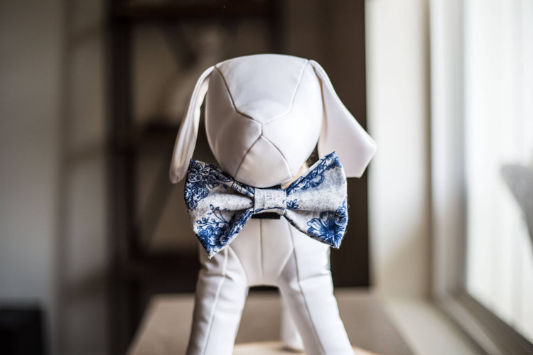 Blue Floral Print Dog Bow Tie, Floral Print, Flower Bowtie, Cat Bowtie, Fall Dog Bow Tie, Winter Dog Bow Tie