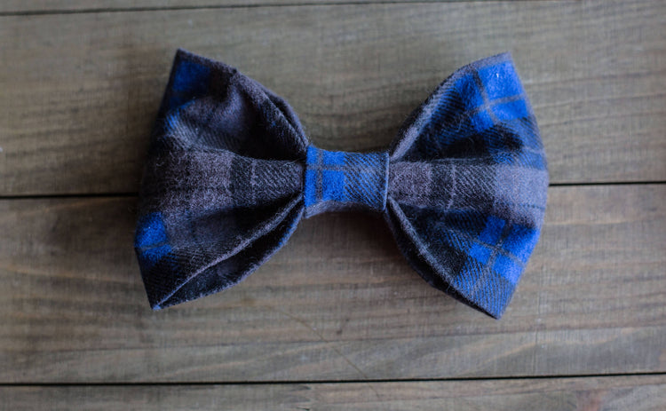 Blue Grey Flannel Dog Bow Tie, Flannel Dog Bowtie, Plaid Dog Bow Tie, Plaid Dog Bowtie, Cat Bowtie, Fall Dog Bow Tie, Winter Dog Bow Tie