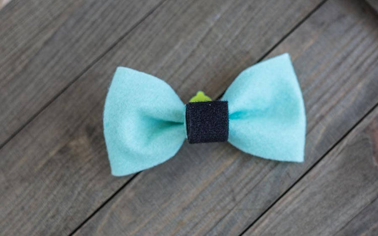 Blue Gray  Dog Bow Tie, Flannel Dog Bowtie, Plaid Dog Bow Tie, Plaid Dog Bowtie, Cat Bowtie, Fall Dog Bow Tie, Winter Dog Bow Tie