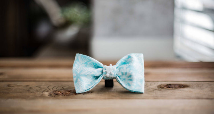 The Snowflake Bowties  - Green Flannel with Reindeer, Reindeer Dog Bowtie , Holiday Dog Bowtie, Christmas Dog Bow tie, Christmas Cat Bow Tie