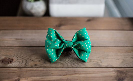 Christmas Dog Bow Tie, Christmas Bow Tie, Holiday Bow Tie, Cute Dog Bow Tie, Bow tie, Christmas, Holiday Bow Tie, Gifts for Pet Lovers