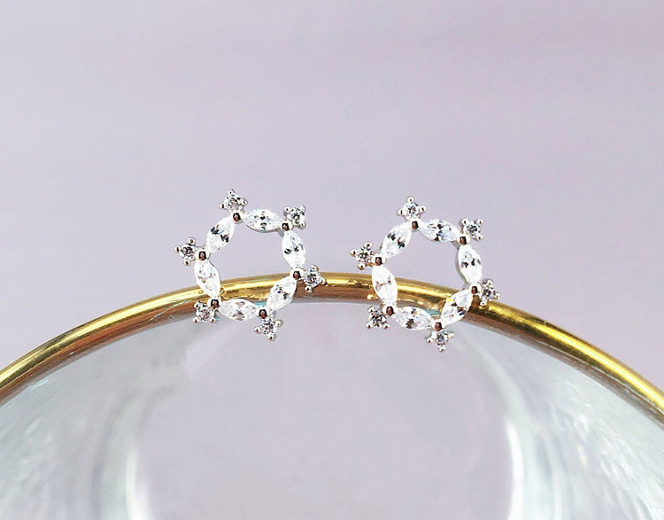 Wreath Stud Earrings - 925 Sterling Silver - Dainty and Simple Style - Earrings for Women - Gift for Her