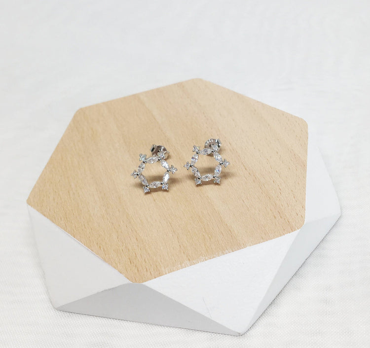 Wreath Stud Earrings - 925 Sterling Silver - Dainty and Simple Style - Earrings for Women - Gift for Her