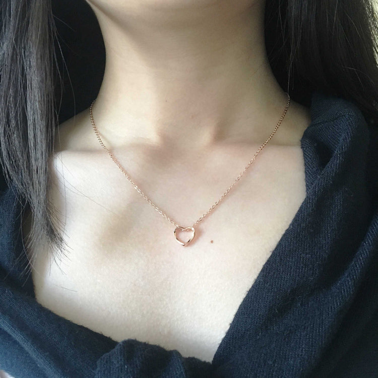 Simple Heart-shaped Pendant Necklace - 925 Sterling Silver - Silver or Rose Gold Color