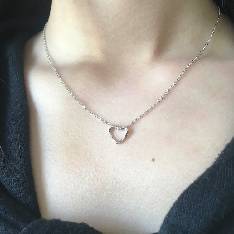 Simple Heart-shaped Pendant Necklace - 925 Sterling Silver - Silver or Rose Gold Color