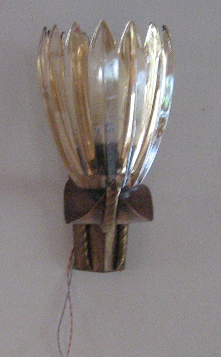Wall lighting. Sconce. Wall lamp. Flower lamp. Old copper lamp. Flower shaped glass lamp shade. Vintage. Rewired and working. Two available.