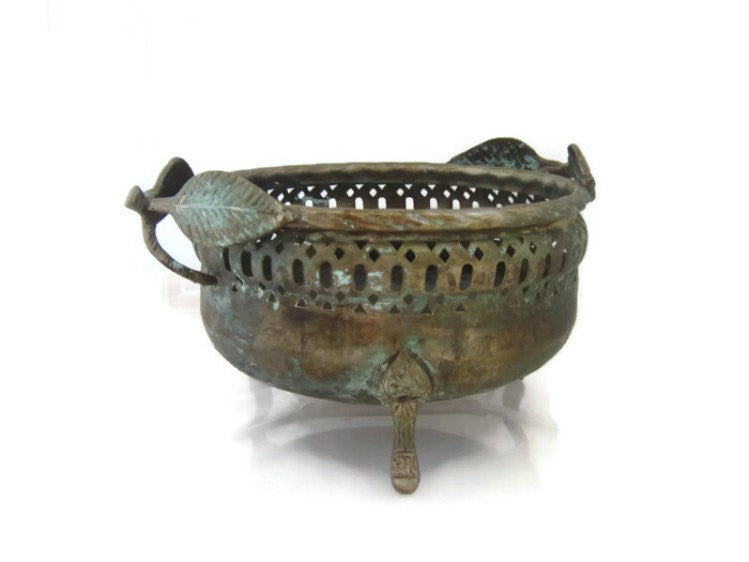 Fruit bowl. Footed bowl. Bowl with handle. Metal bowl. Copper bowl. Footed fruit bowl. Silver plated copper filigree bowl. Art nouveau style