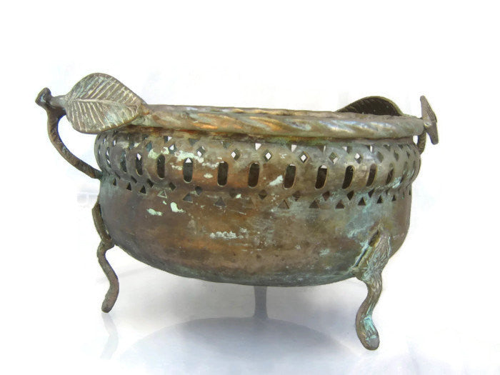 Fruit bowl. Footed bowl. Bowl with handle. Metal bowl. Copper bowl. Footed fruit bowl. Silver plated copper filigree bowl. Art nouveau style