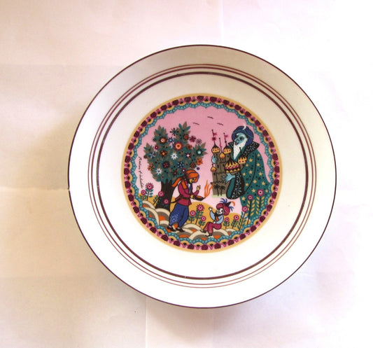 Wall hanging plate. Hanging plate. Mid century plate. Mid century wall hanging. German porcelain. German china. KPM. Alladin and magic lamp.