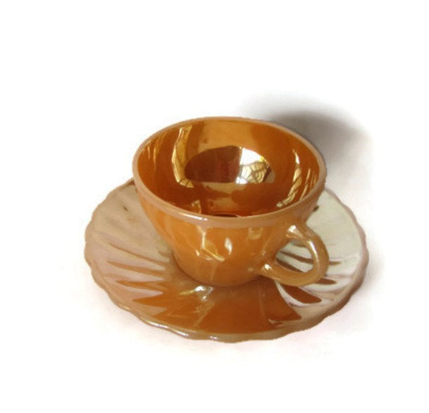 Anchor hocking. Lusterware. Glass tea set. Peach Luster. Anchor hocking glass. Swirl pattern. Suburbia series. Vintage tea set.
