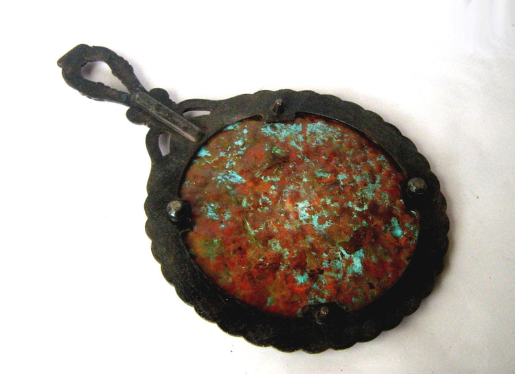 Kitchenware vintage. Pot stand. Cast iron trivet. Rusty metal. Copper trivet. Copper patina. Upcycled vintage. CIJ.