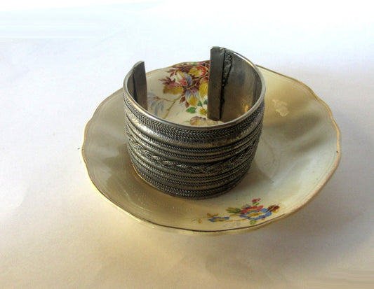 Silver plated cuff bracelet. Boho style metal bangle. Adjustable. Hand crafted bracelet. Silver brass cuff. Middle eastern jewelry. Vintage.