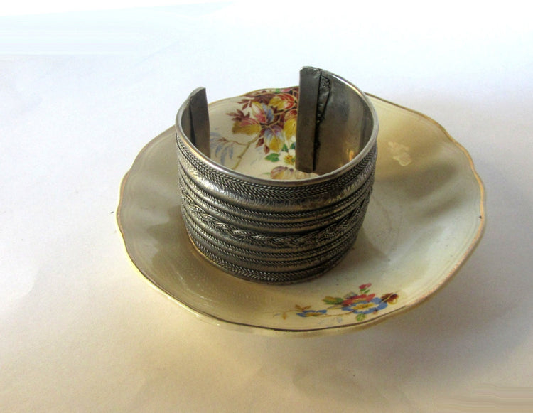 Silver plated cuff bracelet. Boho style metal bangle. Adjustable. Hand crafted bracelet. Silver brass cuff. Middle eastern jewelry. Vintage.