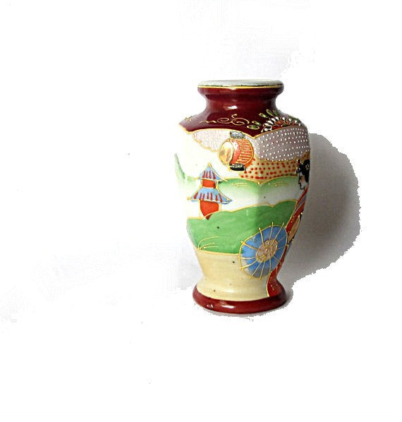 Ceramic japanese small vase. Gold trim japanese style vase with a geisha painting. Hand painted.