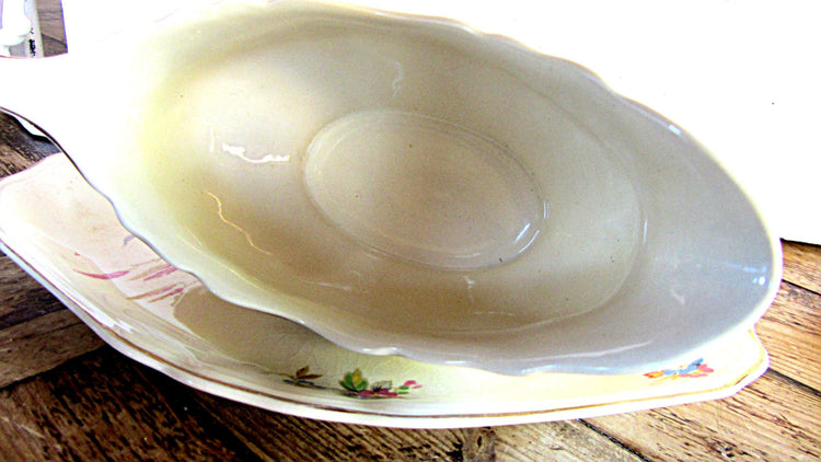 Floral china. Yellow china. Mid century china. Gold trim china. Gravy boat. Porcelain dinnerware. Gravy bowl. J G Meakin. Sunshine series.
