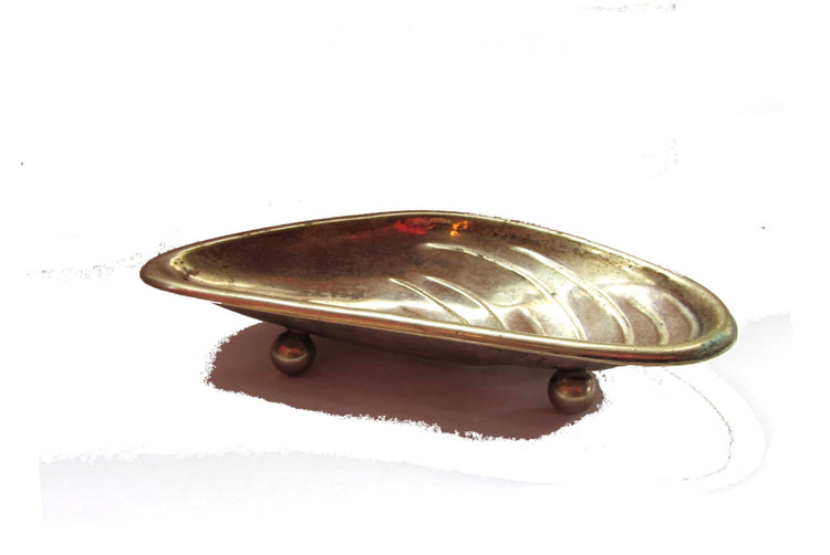Silver bowl. Small bowl. Trinket bowl. Metal bowl. Footed bowl. Copper bowl. Shell bowl. Silver plated copper shell bowl.