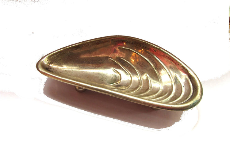 Silver bowl. Small bowl. Trinket bowl. Metal bowl. Footed bowl. Copper bowl. Shell bowl. Silver plated copper shell bowl.