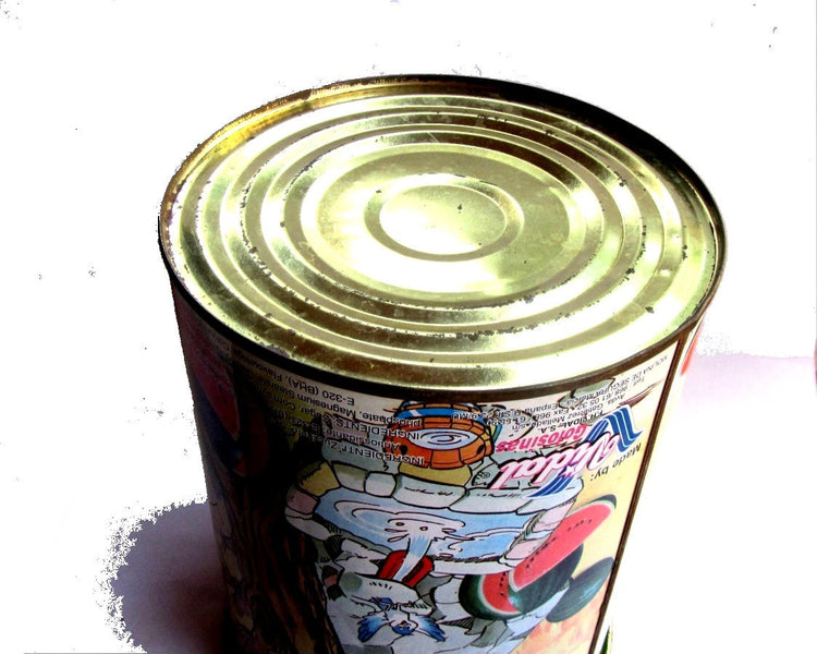 Vintage tin. Candy tin. Tin container. Old tin. Metal container. Rusty metal. Vidal candies buble gum tin.