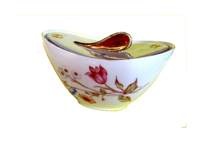 White porcelain sugar bowl. Mid century ceramic. Rosenthal. Floral china. Gold trim. Trinket bowl. Ceramic sugar bowl. With lid. Germany.