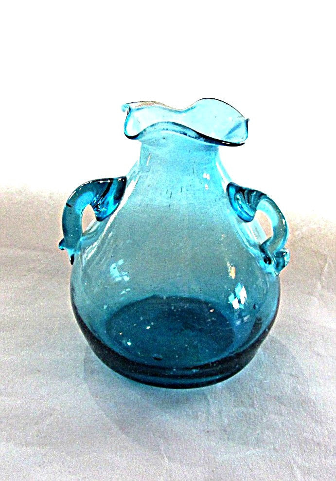 Glass vase vintage. Blue vase. Small vase. Hand blown glass. Bud vase. Small glass vase. Clear blue hand blown small vase. Handled vase.