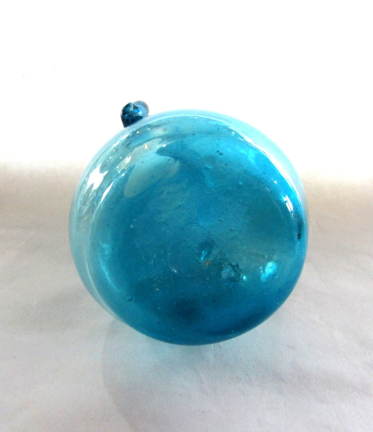Glass vase vintage. Blue vase. Small vase. Hand blown glass. Bud vase. Small glass vase. Clear blue hand blown small vase. Handled vase.