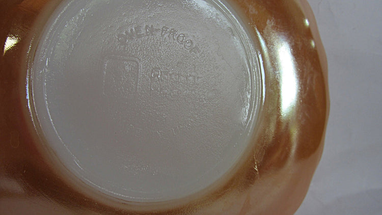 Glassware vintage. Anchor hocking. Lusterware. Peach Luster. Tea cup saucers. Anchor hocking glass. Swirl plates. Suburbia series.